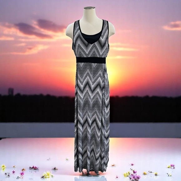 Tek Gear Chevron Maxi Dress Racerback Black White Stretch DryTek Activewear L - Picture 1 of 12